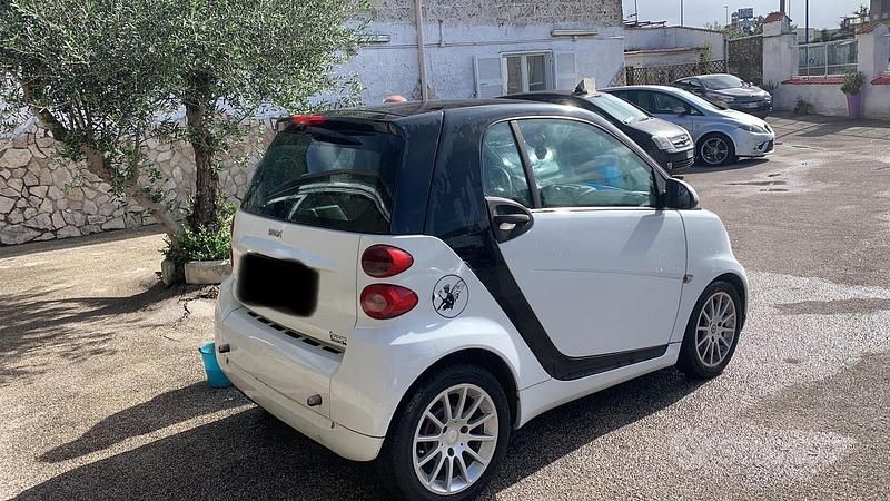Usata Smart ForTwo Coupé 61 CV (44 kW) 2009 Bianco Coupé