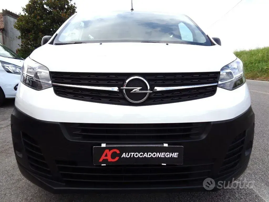 Usata Opel Vivaro-e Combi 150 CV (110 kW) 2021 Bianco Monovolume