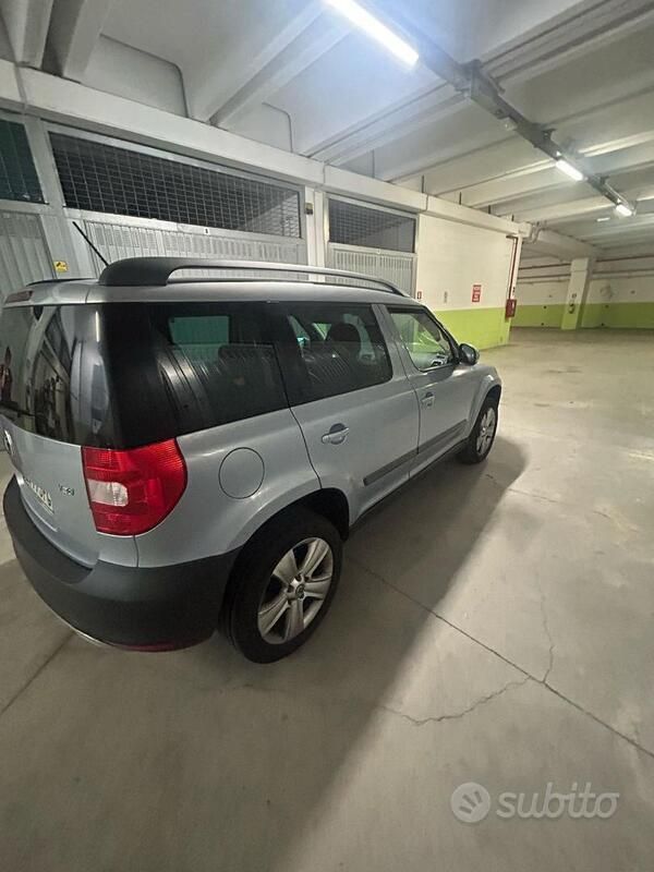 Usata 2009 Skoda Yeti SUV | 7990 € (Cara) - Immagine 1/4
