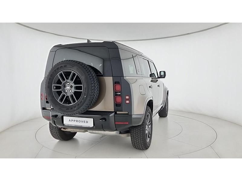 Usata Land Rover Defender SE Dynamic 249 CV (183 kW) 2023 Gondwana stone gloss