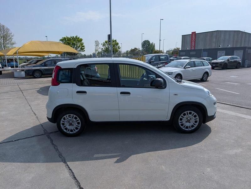 Begagnad Fiat Panda S 69 HK (50 kW) 2024 Vit Halvkombi