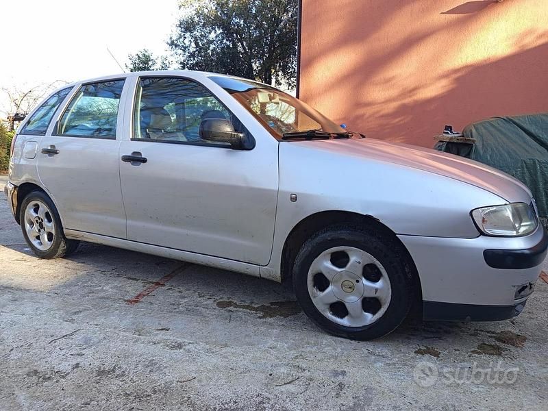 Usata Seat Ibiza 2001 Grigio Utilitaria