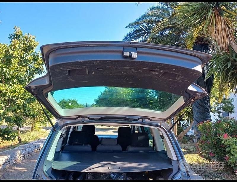 Usata VW Touran 2004 Grigio Monovolume