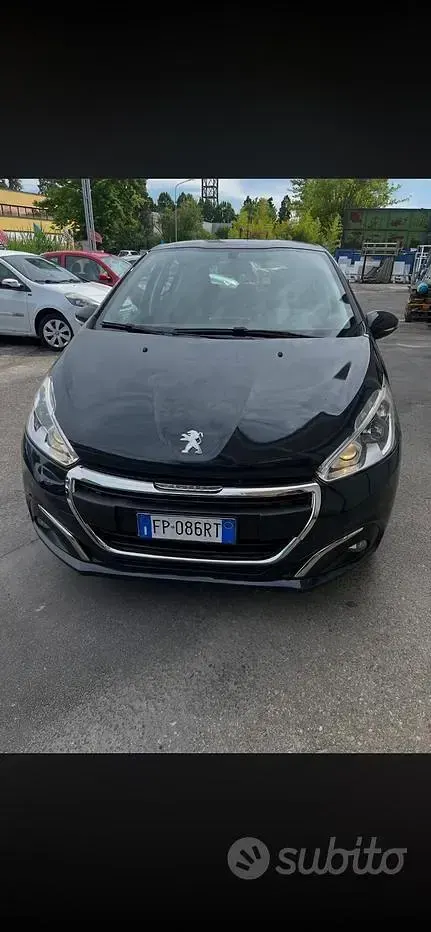 Usata Peugeot 208 Active 82 CV (60 kW) 2018 Nero Utilitaria