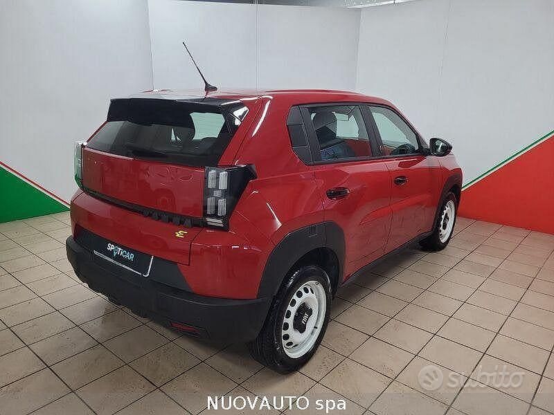 Usata Fiat Grande Panda Red 82 kW (112 CV) 2025 Rosso Utilitaria