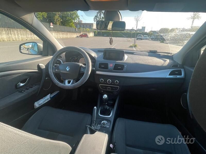 Usata Renault Mégane III 110 CV (80 kW) 2009 Grigio Utilitaria