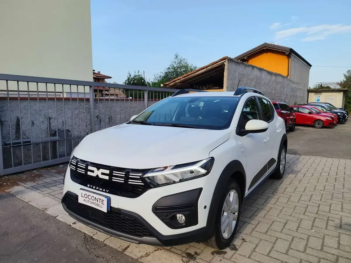 Usata Dacia Sandero Essentiel 101 CV (74 kW) 2024 Bianco Berlina