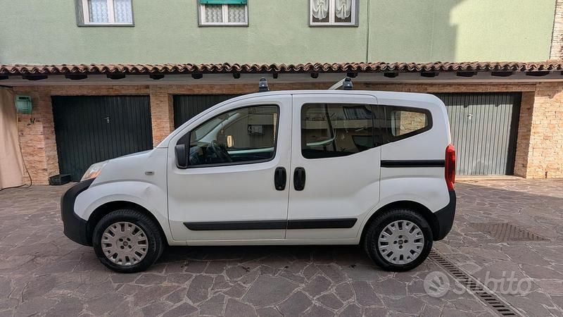 Usata Fiat Qubo Trekking 69 CV (50 kW) 2015 Bianco Monovolume