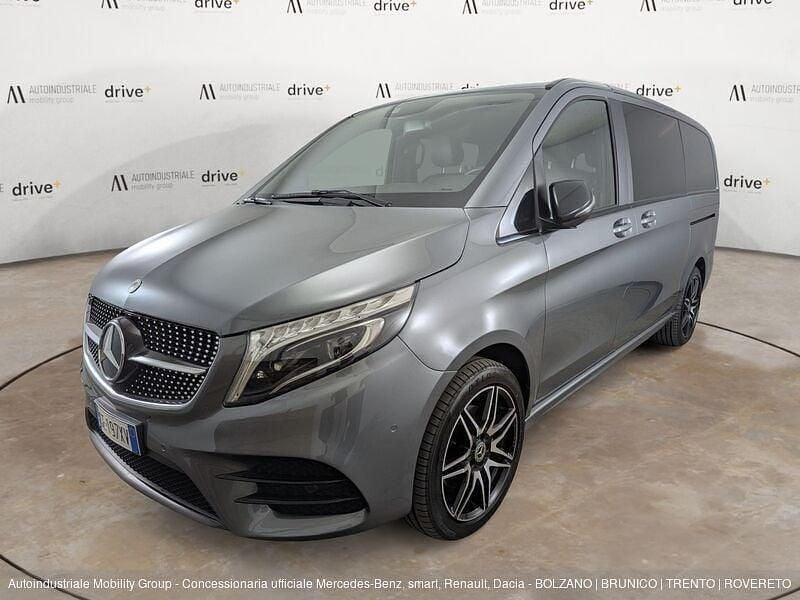 Grigio Usata 2022 Mercedes V250 AMG line Monovolume | 52.500 € (Buon prezzo) - Immagine 1/4