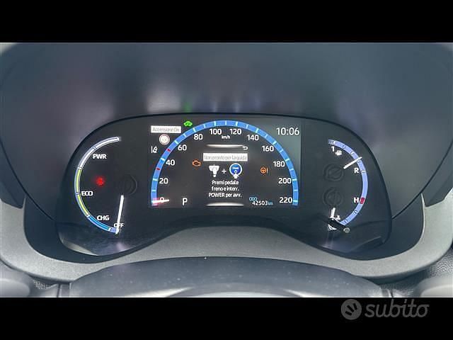 Usata Toyota Yaris Hybrid Lounge 116 CV (85 kW) 2022 Grigio Berlina