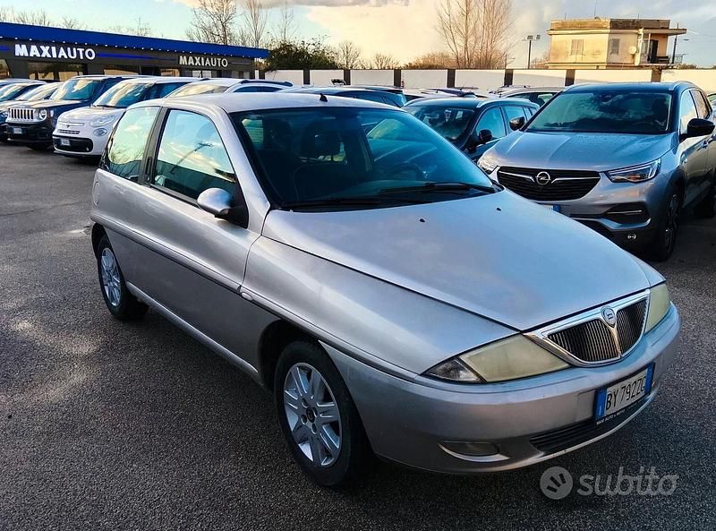 Usata Lancia Ypsilon 2002 Grigio Utilitaria