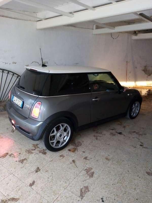 Usata Mini Cooper S 170 CV (125 kW) 2005 Grigio Utilitaria