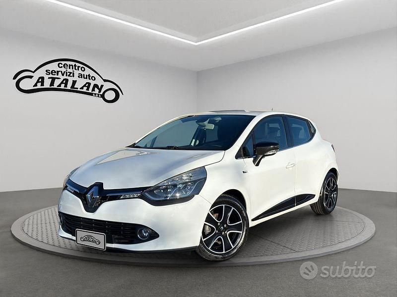 Bianco Usata 2016 Renault Clio IV Tre volumi | 8999 € (Buon prezzo) - Immagine 1/4