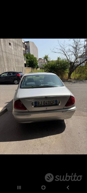 Usata Lancia Lybra 105 CV (77 kW) 2000 Grigio Berlina