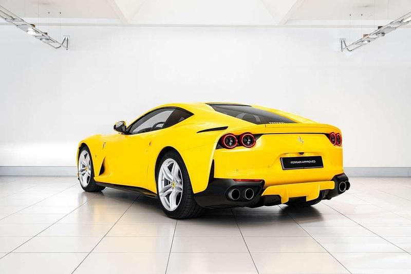 Usata Ferrari 812 795 CV (584 kW) 2017 Giallo Coupé