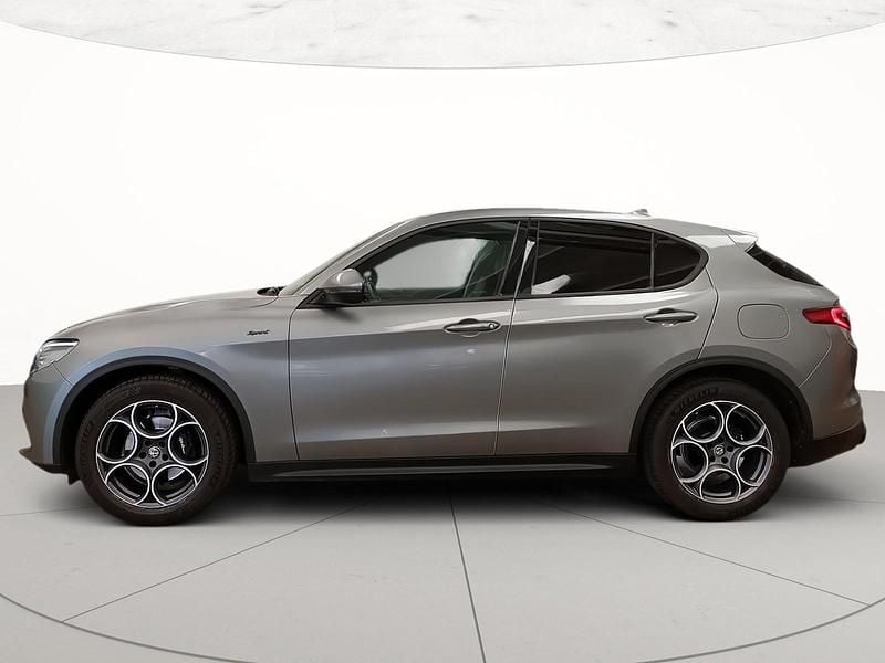 Usata Alfa Romeo Stelvio Sprint 190 CV (139 kW) 2020 Grigio metallizzato SUV