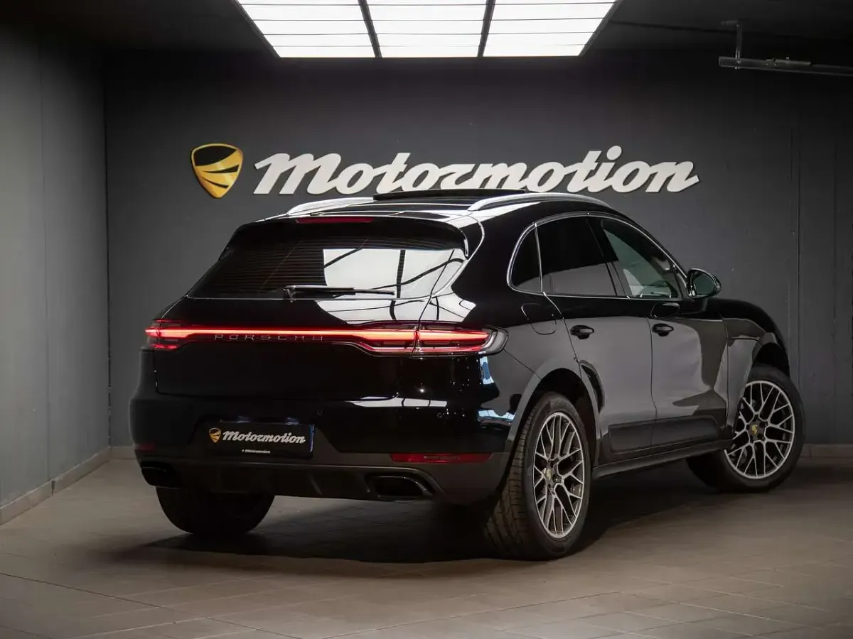Usata Porsche Macan 245 CV (180 kW) 2020 Nero jet metallizzato SUV