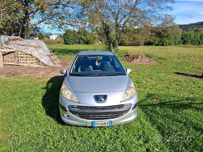Usata 2009 Peugeot 207 Due volumi | 1650 € (Buon prezzo) - Immagine 1/4