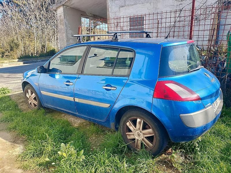Usata Renault Mégane 2001 Blu Berlina