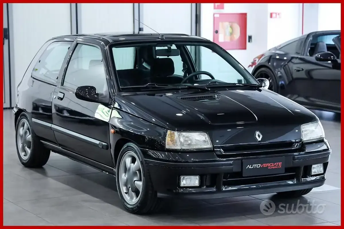 Usata Renault Clio 135 CV (99 kW) 1995 Nero Utilitaria