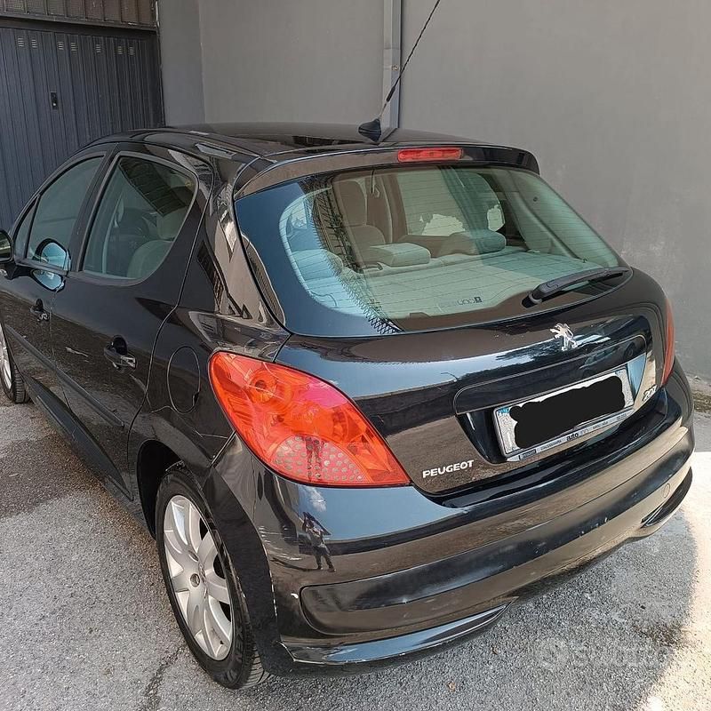 Usata Peugeot 207 90 CV (66 kW) 2007 Nero Berlina