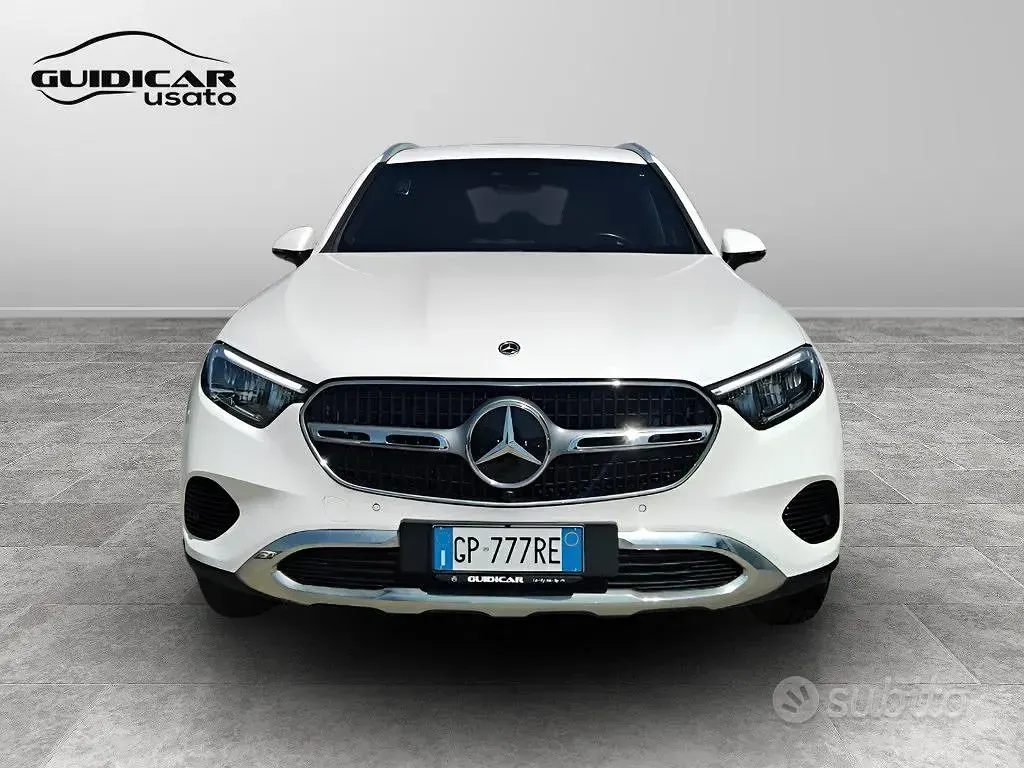 Begagnad Mercedes GLC220 Advanced Plus 197 HK (144 kW) 2023 Vit SUV