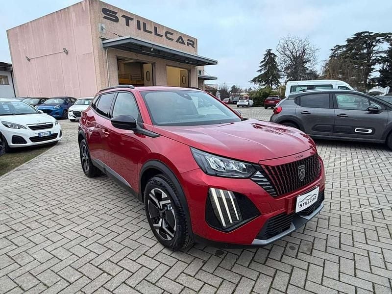 Usata Peugeot 2008 Allure 102 CV (75 kW) 2024 Rosso SUV