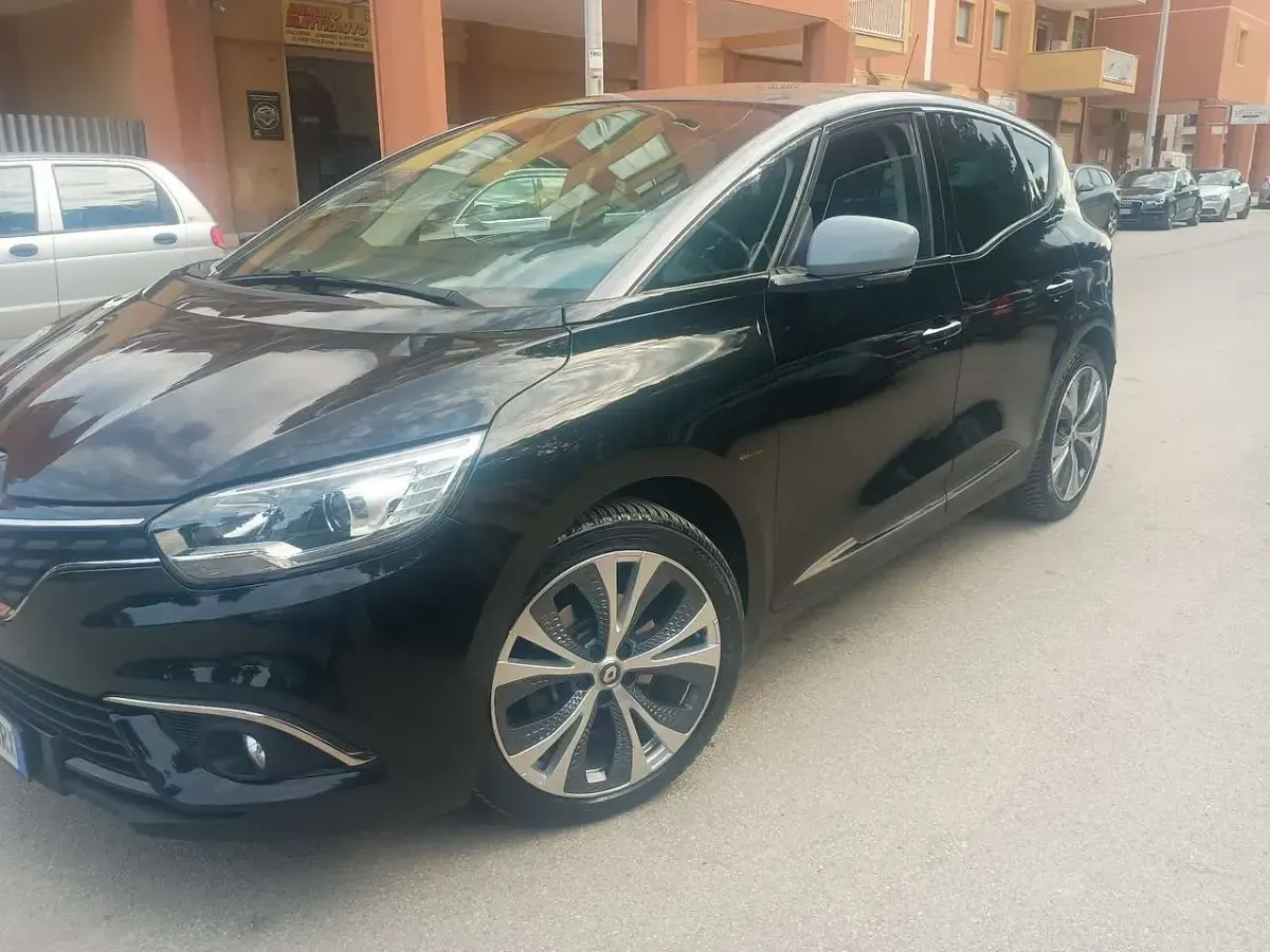 Usata Renault Scénic IV Intens 110 CV (80 kW) 2017 Other Monovolume
