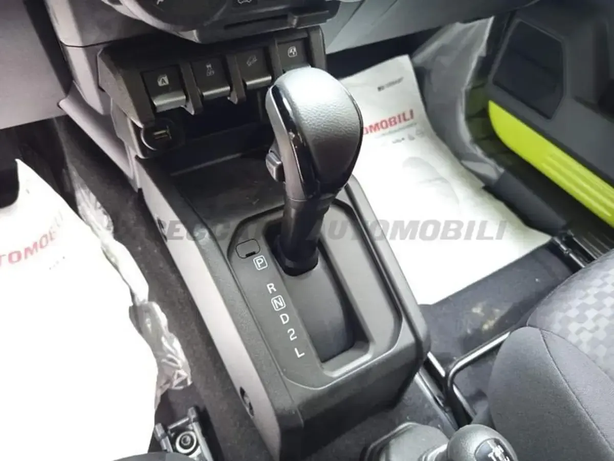 Nuova Suzuki Jimny 102 CV (75 kW) 2025 Giallo SUV