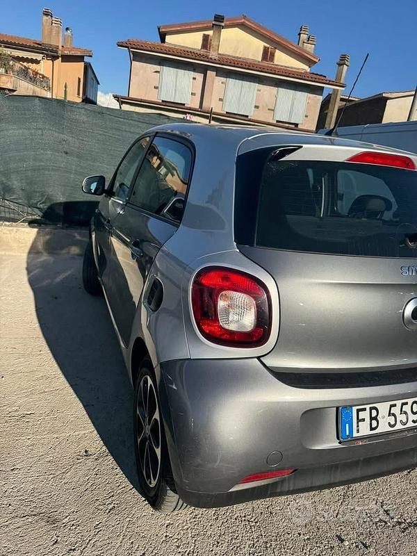 Usata Smart ForFour 70 CV (51 kW) 2015 Grigio Utilitaria