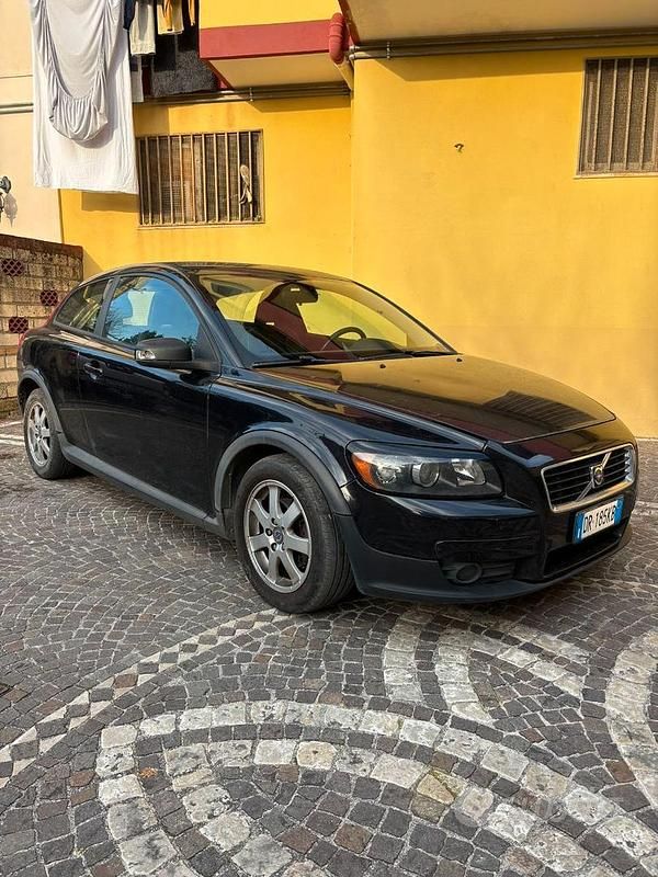 Usata Volvo C30 Kinetic 136 CV (100 kW) 2008 Nero Utilitaria