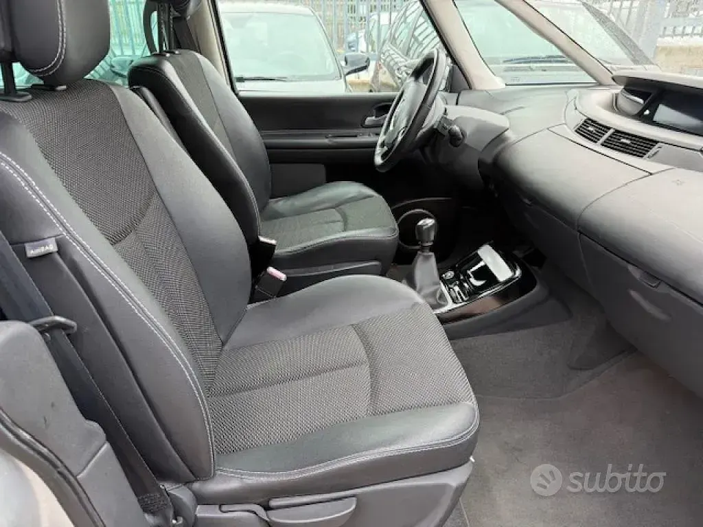 Usata Renault Grand Espace Initiale 175 CV (128 kW) 2010 Grigio Monovolume
