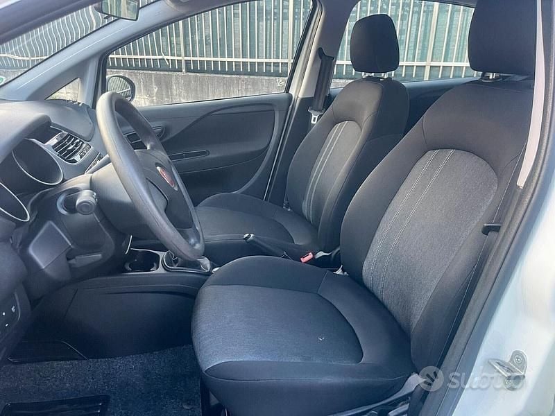 Usata Fiat Punto 69 CV (50 kW) 2016 Bianco Utilitaria