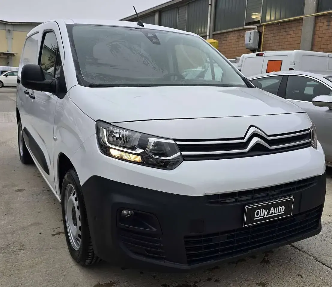 Usata Citroën Berlingo 102 CV (75 kW) 2024 Bianco Monovolume