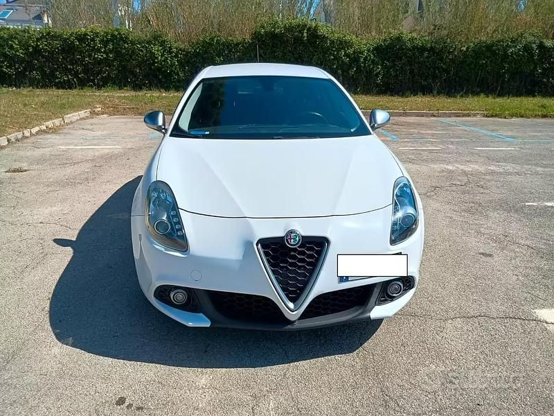 Usata Alfa Romeo Giulietta Super 120 CV (88 kW) 2017 Bianco Utilitaria