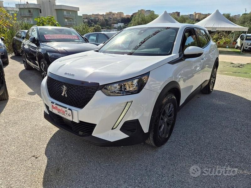 Usata Peugeot 2008 Active 100 CV (73 kW) 2021 Bianco SUV