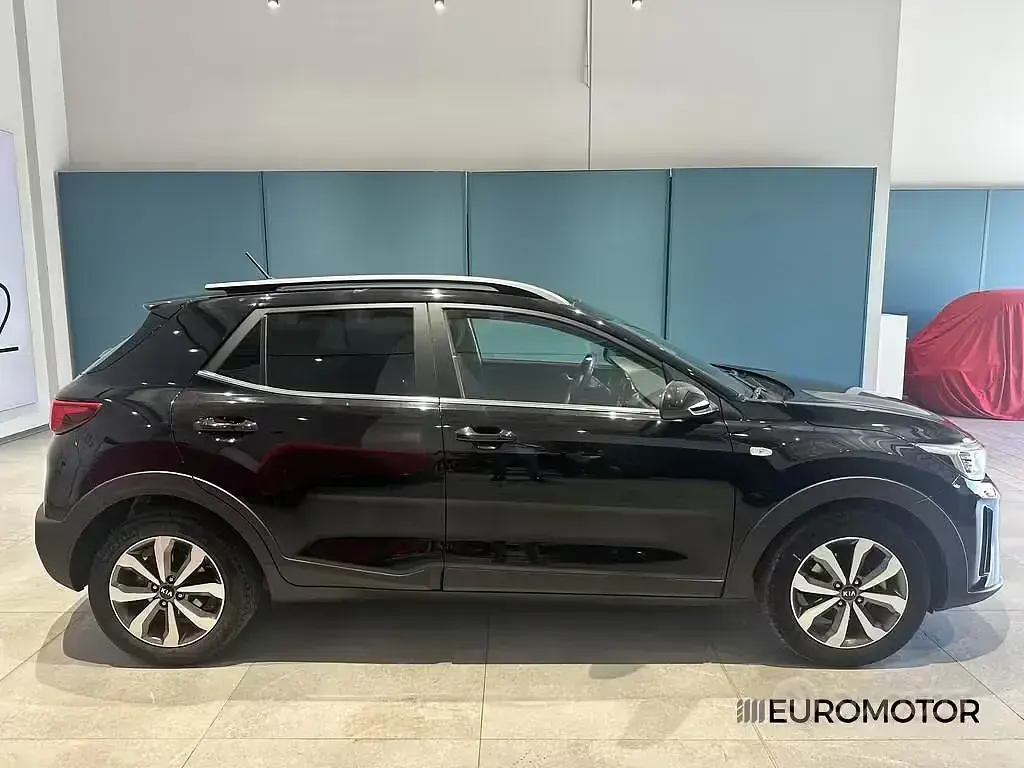Usata Kia Stonic Style 82 CV (60 kW) 2021 Nero SUV