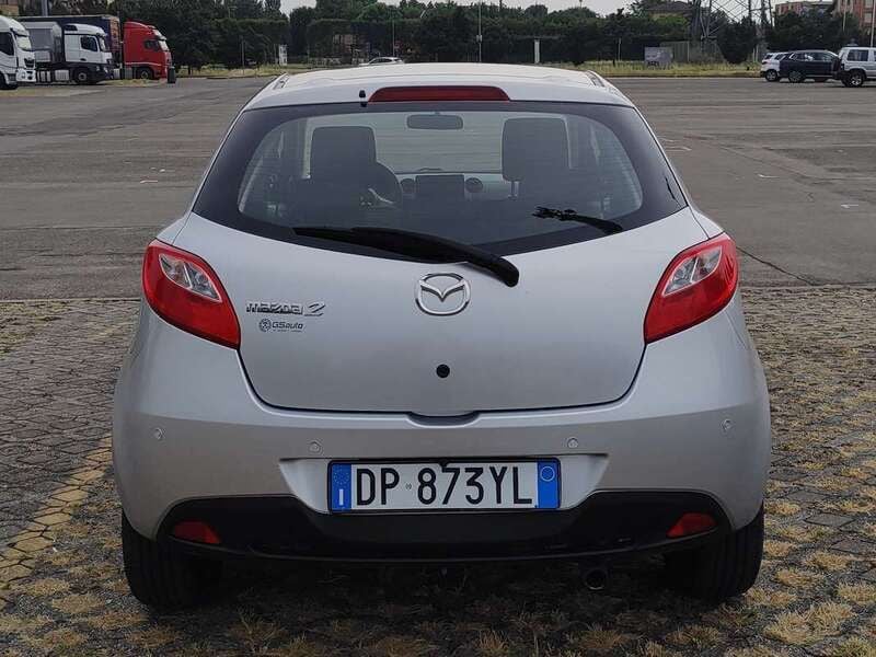 Argento Usata 2008 Mazda 2 Tre volumi | 3400 € (Cara) - Immagine 1/4