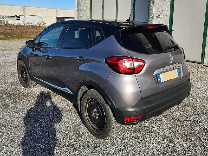 Usata Renault Captur 90 CV (66 kW) 2015 Grigio SUV