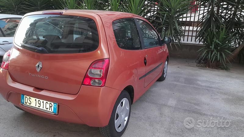 Usata Renault Twingo 75 CV (55 kW) 2008 Rosso Utilitaria