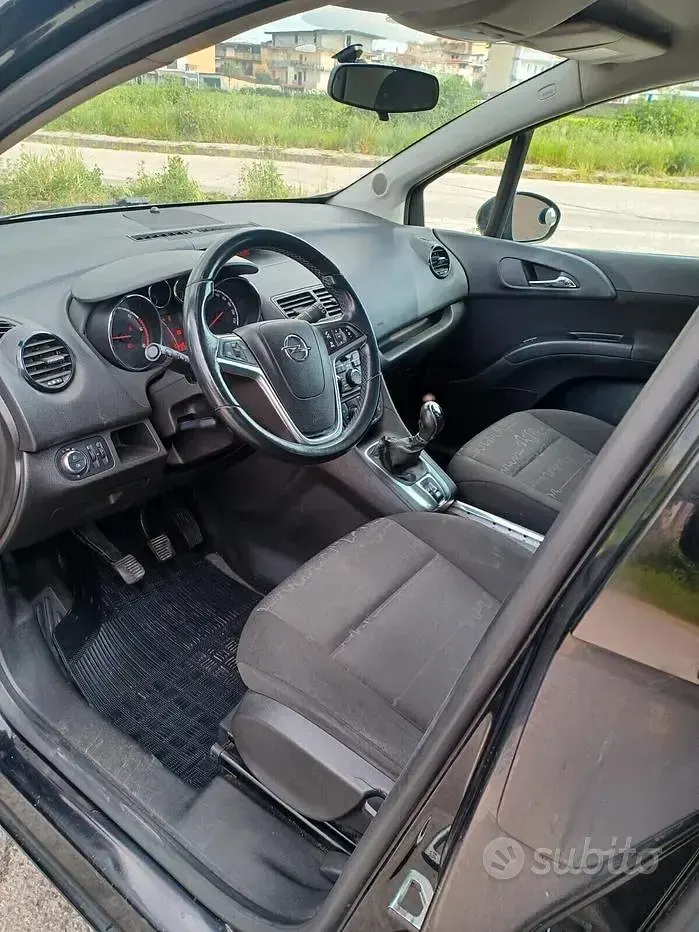 Usata Opel Meriva Cosmo 95 CV (69 kW) 2011 Nero Monovolume