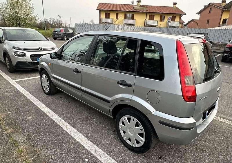 Usata Ford Fusion 80 CV (58 kW) 2005 Utilitaria