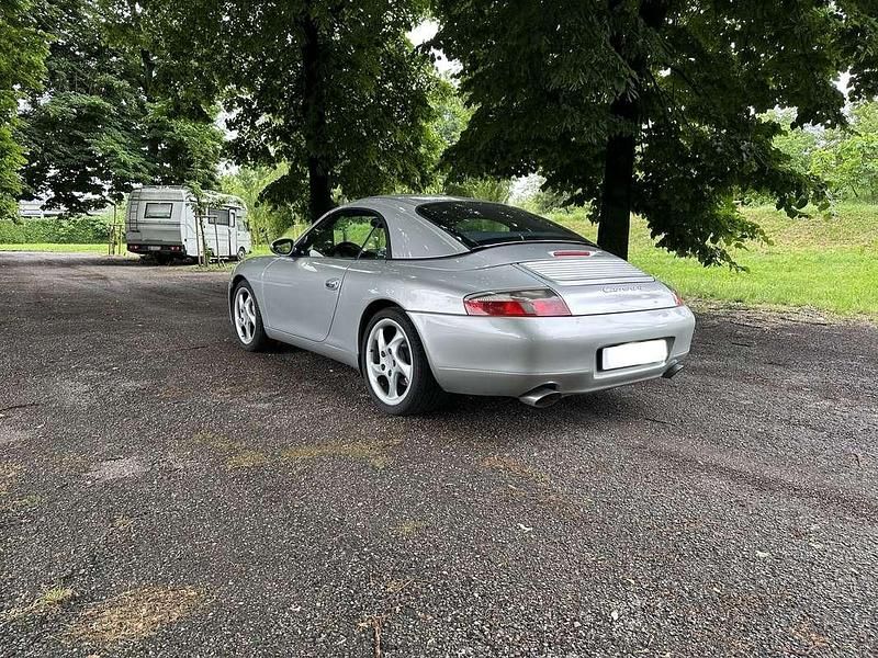 Usata Porsche 911 Carrera Cabriolet 299 CV (219 kW) 2001 Argento Cabrio