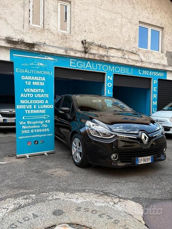 Second-hand Renault Clio IV 73 CP (53 kW) 2013 Negru Berlinǎ