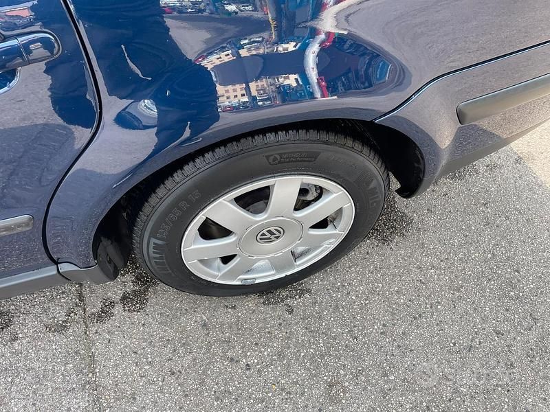 Usata VW Passat 110 CV (80 kW) 1999 Blu Berlina