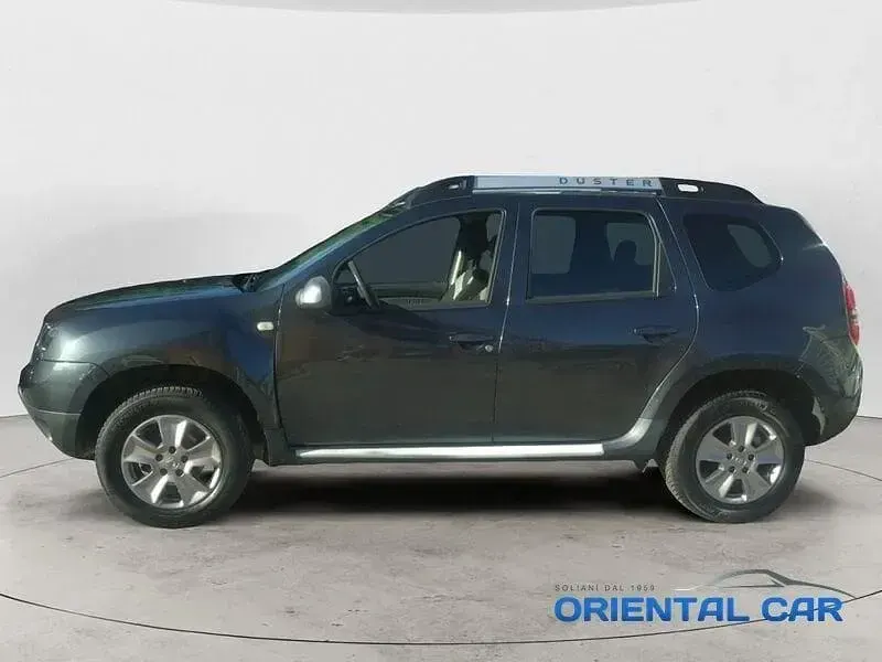 Usata Dacia Duster Lauréate 114 CV (83 kW) 2016 Grigio SUV