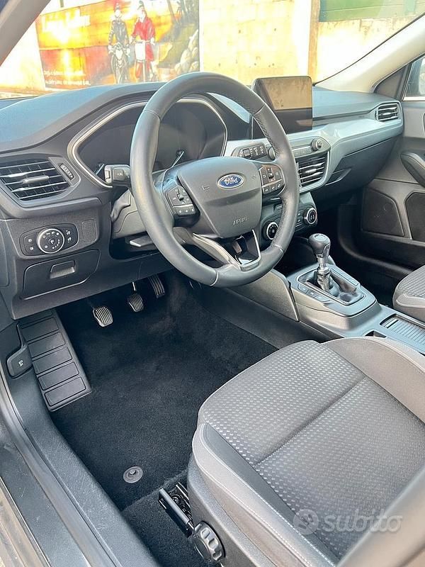 Usata Ford Focus 120 CV (88 kW) 2020 Grigio Station wagon