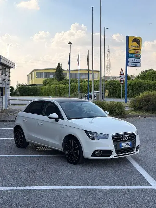 Usata Audi A1 Sportback Ambition 86 CV (63 kW) 2012 Utilitaria