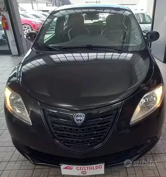 Usata Lancia Ypsilon 84 CV (61 kW) 2015 Utilitaria