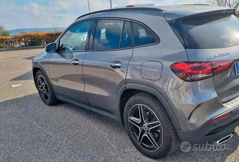 Usata Mercedes GLA200 150 CV (110 kW) 2021 Grigio SUV